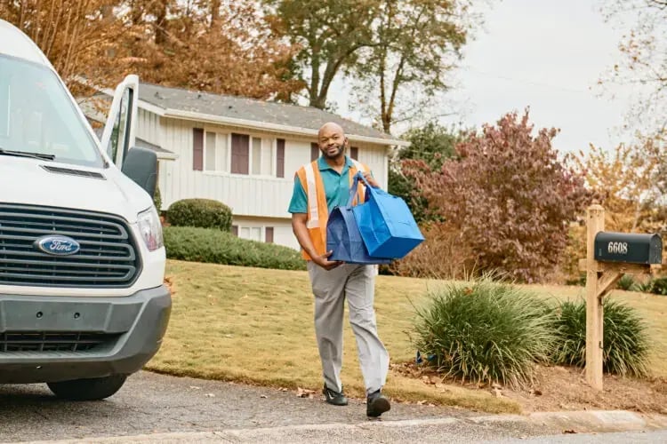 Tapping into a network of crowdsourced delivery drivers to pick up returns directly from customers can help retailers get the merchandise back into the sales pipeline sooner while also offering the same-and next-day services for returns that customers demand for new orders.