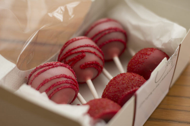 Roadie delivers cake pops for Valentine's Day