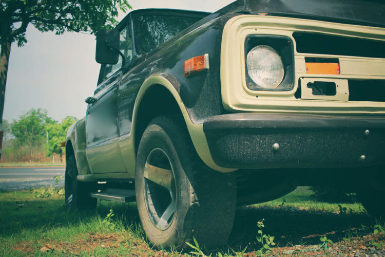 Pick up shipping truck